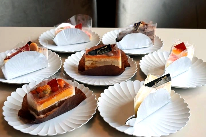 ケーキの盛り合わせ